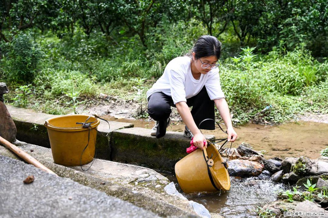 全网追的“扁担女孩”,找了一份暑假工,时薪12元 - 孝感生活资讯 - 孝感28生活网 xiaogan.28life.com